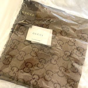 Reversible GUCCI Monogram scarf